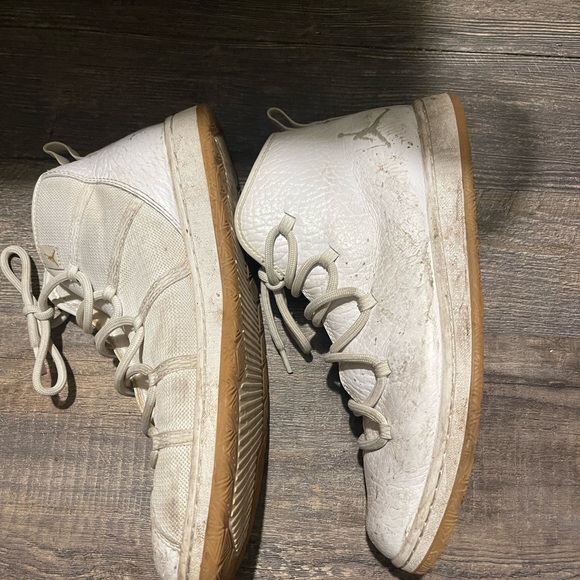 Air Jordan White Shoes - Picture 2 of 3